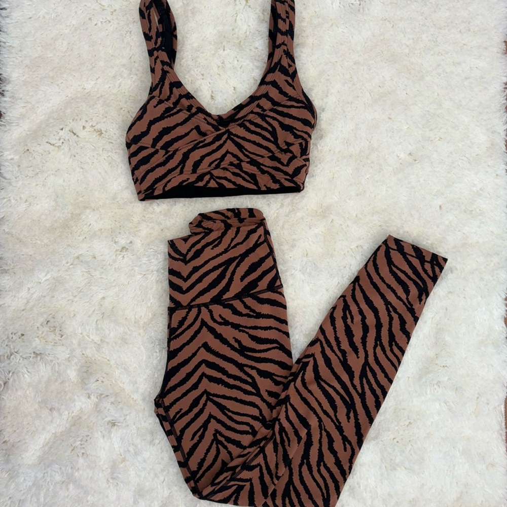 Varley Form Bra & Leggings set/ tiger print/black/brown